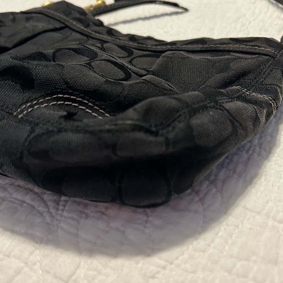 COACH PLEATED HAMPTONS SIGNATURE SHOULDER BAG - Picture 8 of 8